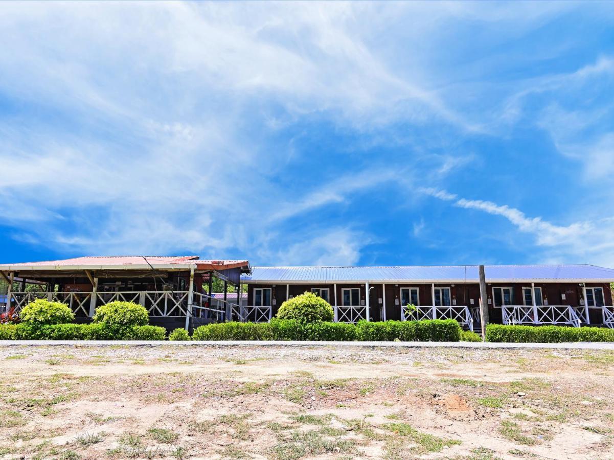 Oyo 90518汤米之家酒店@婆罗洲最北端 古达 外观 照片